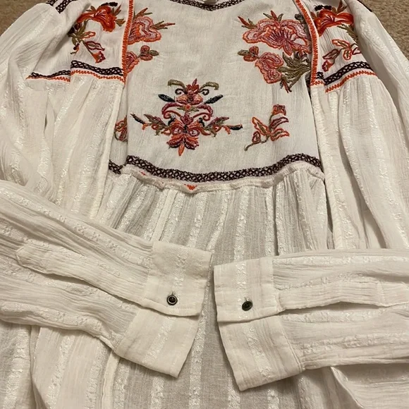 Womens Sun & Shadow White Long Sleeve Light Weight Open Front Blouse. Size S - Picture 6 of 7